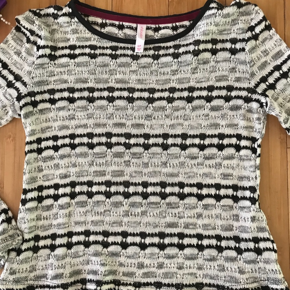 Xhilration light sweater